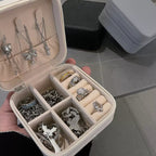 Boîte à Bijoux Zippée – Format Voyage